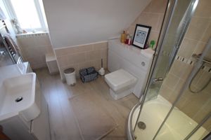 Shower room- click for photo gallery